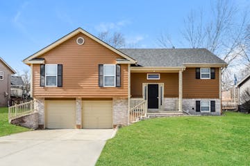 912 SW Foxtail Dr Grain Valley, MO 64029